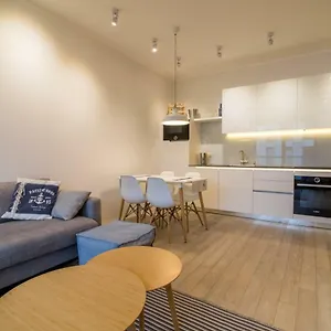 Apartament Nadmorski Dwor Wood